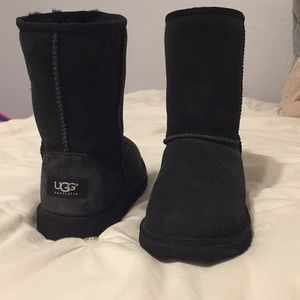 Black Short Boot Ugg